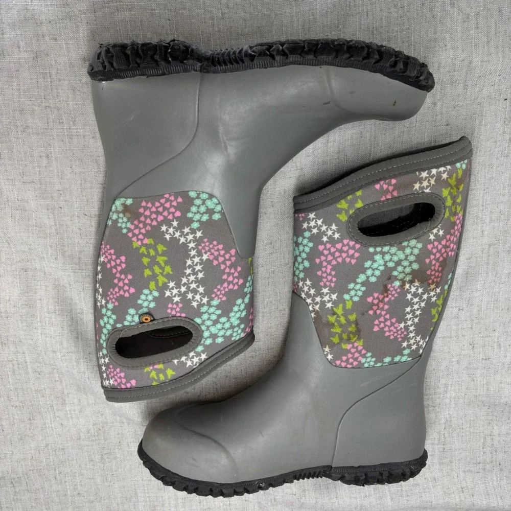 Bogs Kids Classic Waterproof Insulated Winter Boots Gray Hearts Stars 4